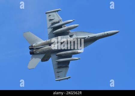 Präfektur Aomori, Japan - 11. September 2022: Boeing EA-18G Growler, ein elektronisches Kriegsflugzeug der United States Navy, von VAQ-209 Star Warriors. Stockfoto