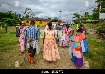 Die kongolesische Kultur, am Leben gehalten von den Nachkommen der afrikanischen Sklaven, die von den Spaniern nach Panama gebracht wurden. 2018 wurden die kongolesischen Traditionen von der UNESCO zum immateriellen Erbe der Menschheit erklärt. Während der Kolonialzeit wurde der Begriff Kongo eher als Oberbegriff für Afrika verwendet. Stockfoto