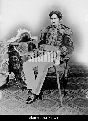 Kaiser Meiji im Jahre 1873, Kaiser Meiji (1852 – 1912), Meiji der große oder Meiji der Heilige Kaiser, 122. Kaiser von Japan nach der traditionellen Reihenfolge der Nachfolge. Stockfoto