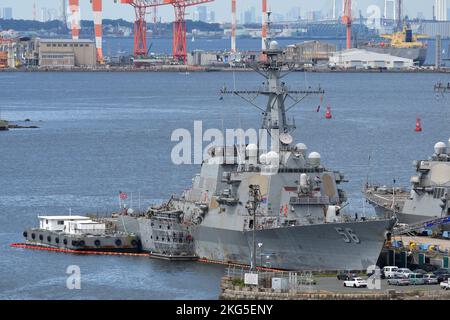 Präfektur Kanagawa, Japan - 21. August 2021: USS der United States Navy John S. McCain (DDG-56), Zerstörer der Arleigh Burke-Klasse. Stockfoto