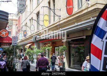 Degraves Street berühmte Melbourne Gaway von Cafés und Bars, Victoria, Australien 2022 Stockfoto