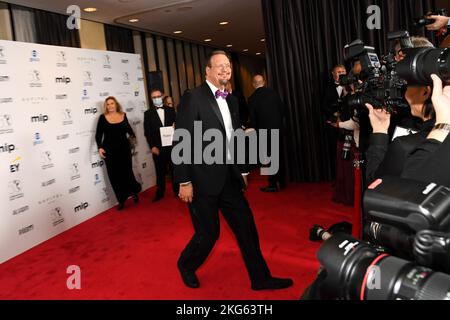 New York, USA. 21.. November 2022. Penn Jillette läuft am 21. November 2022 auf dem roten Teppich bei den International Emmy Awards im New York Hilton in New York, NY. (Foto von Efren Landaos/Sipa USA) Quelle: SIPA USA/Alamy Live News Stockfoto