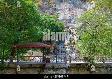 Kleine architektonische Formen in borjomi in Form von Pavillons Stockfoto