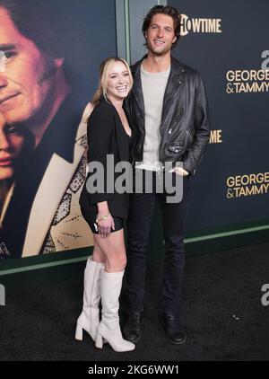 Los Angeles, USA. 21.. November 2022. (L-R) Greer Grammer und Zak Steiner kommen zur George & TAMMY Premiere von Showtime, die am Montag, 21. November 2022, in den Goya Studios in Los Angeles, CA, stattfand. (Foto: Sthanlee B. Mirador/Sipa USA) Quelle: SIPA USA/Alamy Live News Stockfoto