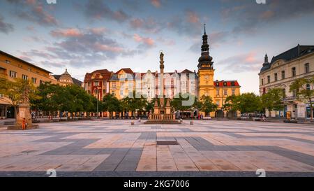 Ostrava, Tschechische Republik - 21 August, 2018: Blick auf den Hauptplatz des alten in Ostrau Stadt bei Sonnenuntergang. Stockfoto