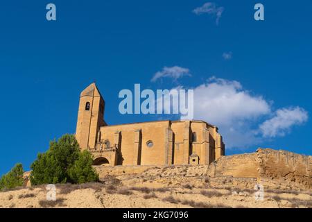 Spanische Kirche auf einem Hügel von Iglesia de Santa Maria la Mayor San de la Sonsierra in der Provinz La Rioja, Spanien Stockfoto