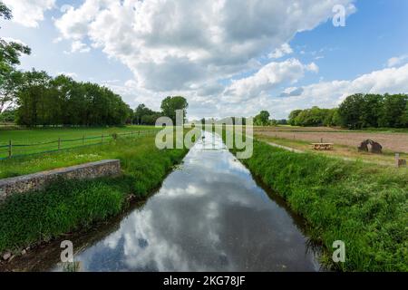 Landschaften Deutschlands. Wanderweg auf dem Land deutschlands. Gronau in Deutschland, Stockfoto