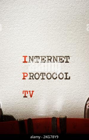 Internet-Protokoll-tv-Phrase mit Schreibmaschine geschrieben. Stockfoto