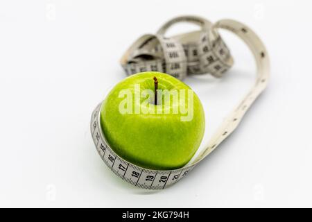 Grüne Äpfel, Quelle der Gesundheit und des Geschmacks. Speicherplatz kopieren. Rohes, veganes, vegetarisches, alkalisches Lebensmittelkonzept. Banner. Stockfoto