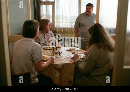All or Nothing Jahr : 2002 UK Director : Mike Leigh Lesley Manville, Timothy Spall, James Corden, Alison Garland Stockfoto