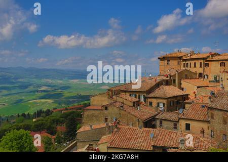 Lokale Häuser und ein allgemeiner Blick in die Toskana in Italien. Stockfoto