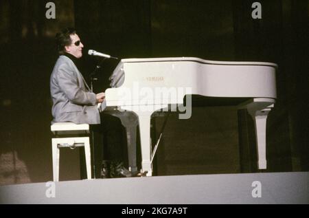 Gilbert Montagné am Set der Fernsehsendung „Lahaye d'Honneur“ am 15. Januar 1988, TF1 Stockfoto