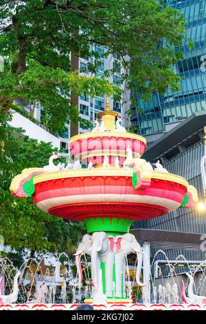 Brickfields, Malaysia - 22. Oktober 2022 Wasserfontänen in der Stadt Little India in Kuala Lumpur. Stockfoto