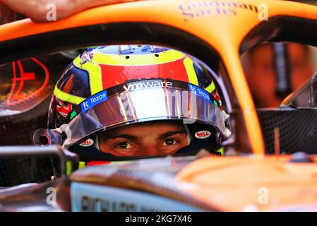 Abu Dhabi, Abu Dhabi. 22.. November 2022. Abu Dhabi, Abu Dhabi. 22.. November 2022. Abu Dhabi, Abu Dhabi. 22.. November 2022. Oscar Piastri (AUS) McLaren. 22.11.2022. Formula 1 Testing, Yas Marina Circuit, Abu Dhabi, Dienstag. Der Bildnachweis sollte lauten: XPB/Alamy Live News. Stockfoto