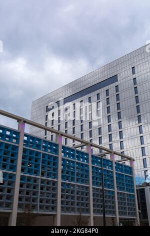 Neuer mehrstöckiger Parkplatz mit intelligenter Technologie vom La Tour Hotel in Milton Keynes, Buckinghamshire, Großbritannien im September Stockfoto