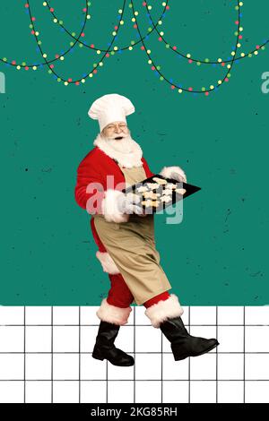 Vertikales Collage-Bild des funky santa Hold Backed Cookies Tray, das isoliert auf kreativ gemaltetem festlichem Hintergrund läuft Stockfoto