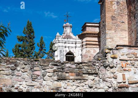 Der Tempel des San Pablo Apostol oder die Kirche des Heiligen Paul des Apostels in San Pablo Villa de Mitla, Oaxaca, Mexiko. Es begann 1590 und war Bu Stockfoto