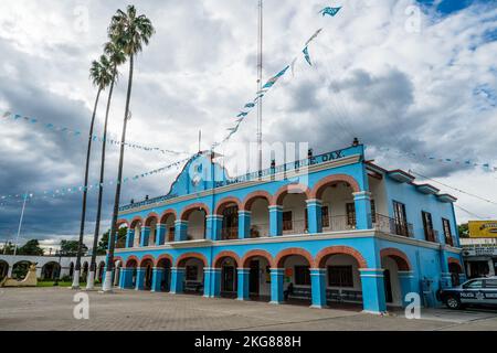 Das Rathaus oder der städtische Palast auf dem zentralen platz von Santa Maria del Tule im Central Valley von Oaxaca, Mexiko. Stockfoto