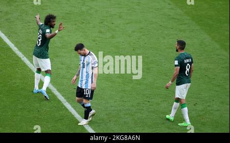 Lusail, Katar. 22.. November 2022. FIFA Fußball-Weltmeisterschaft, Katar., . In Lusail City, Fussball Weltmeisterschaft Argentinien Saudi Arabien enttŠuscht Lionel Messi aus Argentinien Credit: Diebilderwelt/Alamy Live News Stockfoto
