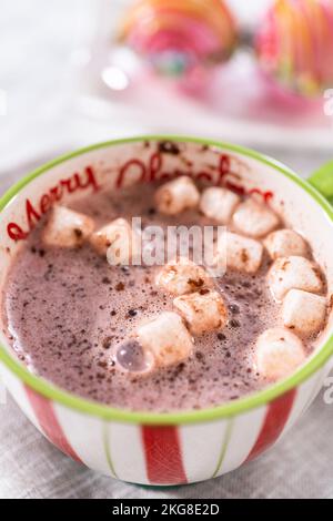 Heiße Schokoladenbomben Stockfoto