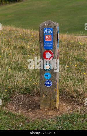 Informationen zum National Cycle Network im September im Campbell Park, Milton Keynes, Buckinghamshire, Großbritannien Stockfoto