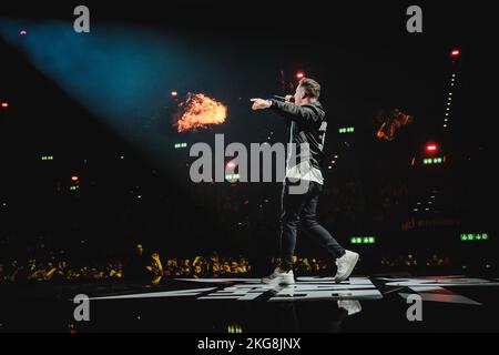 Zürich, Schweiz. 18., November 2022. Der deutsche Sänger und Songwriter Nico Santos tritt während der Energy Star Night 2022 im Hallenstadion in Zürich live auf. (Foto: Gonzales Photo - Tilman Jentzsch). Stockfoto