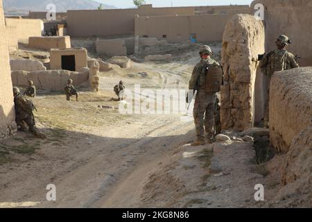 SALAR, AFGHANISTAN - 30. AUGUST 2013 - USA Armeesoldaten bei Kompanie B, 1.. Bataillon, 5.. Kavallerie-Regiment, 2.. Brigaden-Kampfteam, 1.. Kavallerie-Div Stockfoto