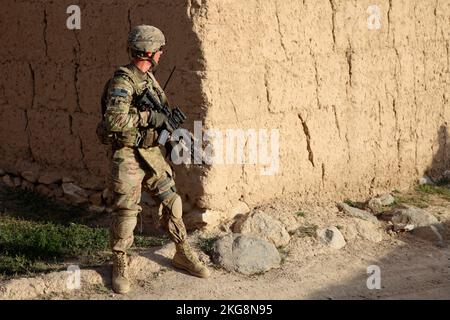 SALAR, AFGHANISTAN - 30. AUGUST 2013 - USA Armeesoldaten bei Kompanie B, 1.. Bataillon, 5.. Kavallerie-Regiment, 2.. Brigaden-Kampfteam, 1.. Kavallerie-Div Stockfoto