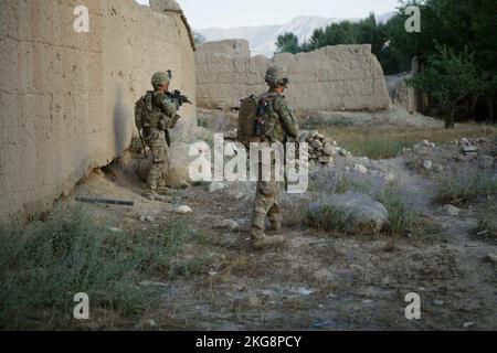 SALAR, AFGHANISTAN - 30. AUGUST 2013 - USA Armeesoldaten bei Kompanie B, 1.. Bataillon, 5.. Kavallerie-Regiment, 2.. Brigaden-Kampfteam, 1.. Kavallerie-Div Stockfoto