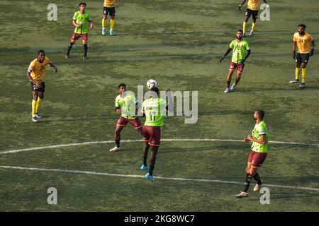 Srinagar, Indien. 22.. November 2022. Bouba Aminou (C) von Gokulam Kerala in Aktion während des I-League-Spiels zwischen Real Kashmir und Gokulam Kerala auf TRC-Boden. Endergebnis; Real Kashmir 0:0 Gokulam Kerala. (Foto von Saqib Majeed/SOPA Images/Sipa USA) Quelle: SIPA USA/Alamy Live News Stockfoto