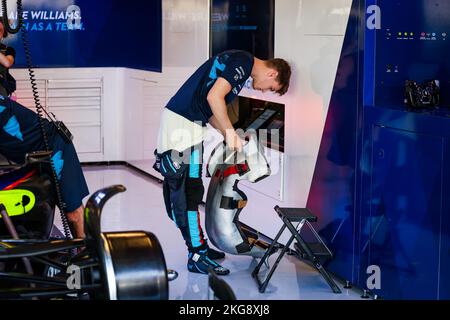 Yas Island, Abu Dhabi - 22/11/2022, SARSERGEANT Logan (usa), Williams Racing FW44, Porträt während der 2022 Tests nach der Saison vom 22. Bis 23. November 2022 auf dem Yas Marina Circuit, in Yas Island, Abu Dhabi - Foto: Florent Gooden / DPP/DPPI/LiveMedia Stockfoto