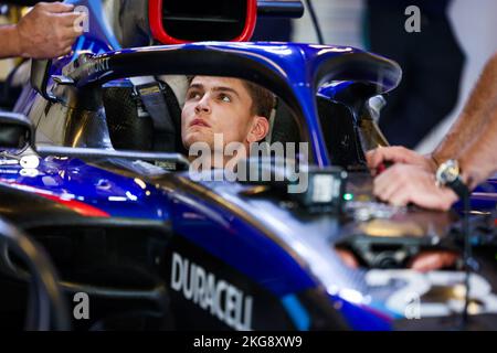 Yas Island, Abu Dhabi - 22/11/2022, SARSERGEANT Logan (usa), Williams Racing FW44, Porträt während der 2022 Tests nach der Saison vom 22. Bis 23. November 2022 auf dem Yas Marina Circuit, in Yas Island, Abu Dhabi - Foto: Florent Gooden / DPP/DPPI/LiveMedia Stockfoto