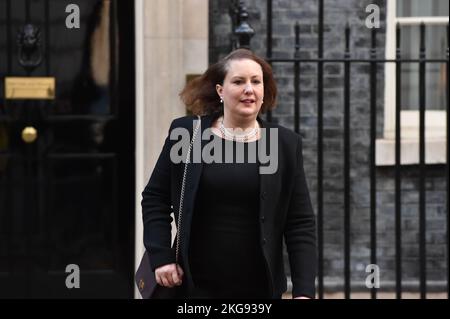 London, England, Großbritannien. 22.. November 2022. VICTORIA PRENTIS, Generalanwältin, bei einer Kabinettssitzung in der Downing Street, London. (Bild: © Thomas Krych/ZUMA Press Wire) Stockfoto