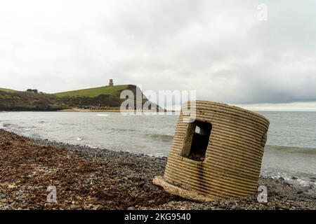 World war II Defences - Eine Pillbox in Kimmeridge Bay, Dorset, Großbritannien Stockfoto