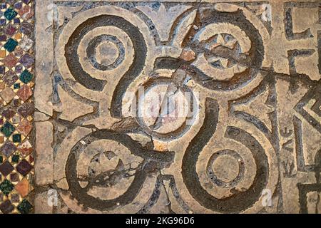 Byzantinische Mosaiken auf dem Boden von St. Nicholas Church Demre, Türkei. Stockfoto