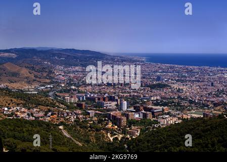 Blick auf Barcelona von Tibidabo Stockfoto