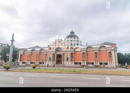 Kopenhagen, Dänemark - 26. Juli 2022: NY Carlsberg Glyptotek Kunstmuseum mit Sammlung repräsentiert die private Kunstsammlung von Carl Jacobsen, dem Sohn Stockfoto