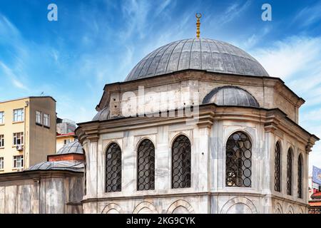 ISTANBUL, TÜRKEI - 11. APRIL 2011: Das Grab von Sultan Abdulhamid I. in Instanbul, Türkei. Stockfoto