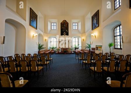 Rajhrad, Tschechische Republik - 22. Mai 2022: Kirche im Benediktinerkloster in Rajhrad, Tschechische Republik. Stockfoto