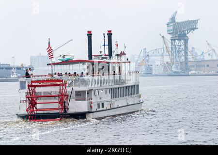 Portsmouth, Virginia, Kolonialgeschichte, Elizabeth River Water Ferry, Hammerhead Crane, Besucher reisen Reise touristischer Tourismus Wahrzeichen Cu Stockfoto