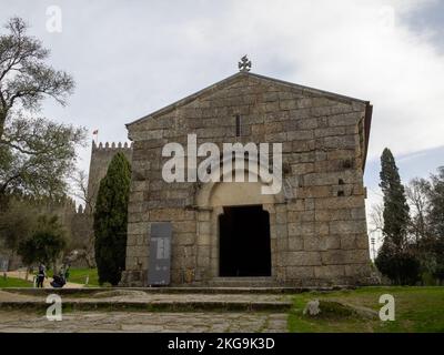 Kirche São Miguel do Castelo, Guimarães Stockfoto