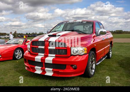 2005 Dodge RAM SRT-10 Sport Pickup Truck „KM54 RAM“ auf dem Oktober Scramble im Bicester Heritage Centre am 9.. Oktober 2022 Stockfoto