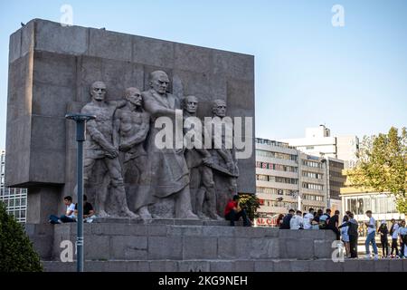 Guvenpark-Denkmal von C. Holzmeister, Franz Wirt, Triberer, Anton Hanak und Joseph Thorak auf dem KIZILAY-Platz in Ankara, Türkei Stockfoto