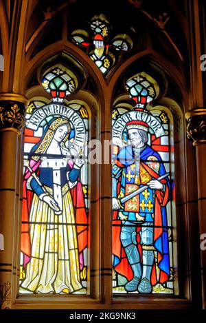 Cardiff Castle Apartment's Buntglasfenster in Cardiff, Wales, Großbritannien - 16.. Oktober 2022 Stockfoto