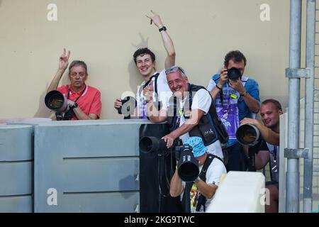 Yas Island, Abu Dhabi - 22/11/2022, Ein Haufen Fotografen bei der Arbeit während der 2022 Tests nach der Saison vom 22. Bis 23. November 2022 auf dem Yas Marina Circuit, in Yas Island, Abu Dhabi - Foto: Florent Gooden / DPP/DPPI/LiveMedia Stockfoto