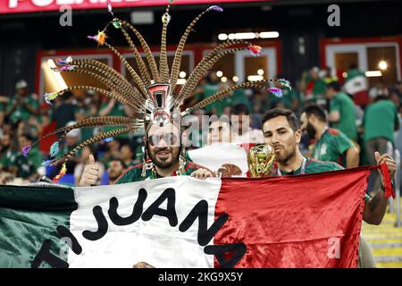 DOHA - Katar, 22./11./2022., Unterstützer Mexikos während des FIFA-Weltmeisterschafts-2022-Spiels Gruppe C zwischen Mexiko und Polen im 974 Stadium am 22. November 2022 in Doha, Katar. AP | niederländische Höhe | MAURICE AUS STEIN Stockfoto