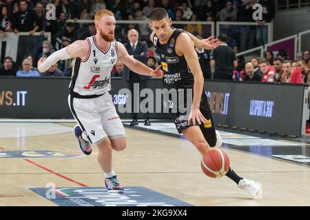 Italienische Basketballmeisterschaft A1 - Dolomiti Energia Trentino vs. Virtus Segafredo Bologna. 20.. November 2022, Trient, Italien Stockfoto