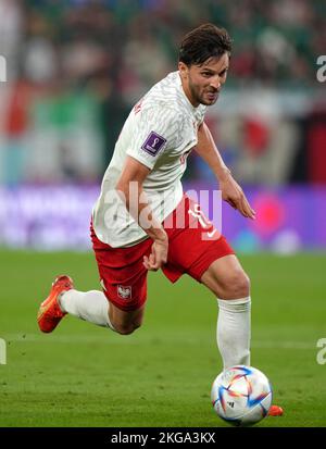 Der Polens Bartosz Bereszynski während des FIFA World Cup Gruppe C-Spiels im Stadion 974, Rass Abou Aboud. Bilddatum: Dienstag, 22. November 2022. Stockfoto