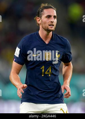 Der französische Adrien Rabiot während des Spiels der FIFA-Weltmeisterschaft der Gruppe D im Al Janoub Stadium, Al Wakrah. Bilddatum: Dienstag, 22. November 2022. Stockfoto