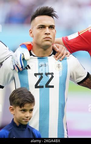 Lusail, Katar. 22.. November 2022. Lusail-Stadion LUSAIL, KATAR - 22. NOVEMBER: Argentinier Lautaro Martinez singt vor der FIFA Fußball-Weltmeisterschaft Katar 2022 Gruppe C zwischen Argentinien und Saudi-Arabien im Lusail-Stadion am 22. November 2022 in Lusail, Katar, die argentinische Nationalhymne. (Foto von Florencia Tan Jun/PxImages) (Florencia Tan Jun/SPP) Quelle: SPP Sport Press Foto. /Alamy Live News Stockfoto